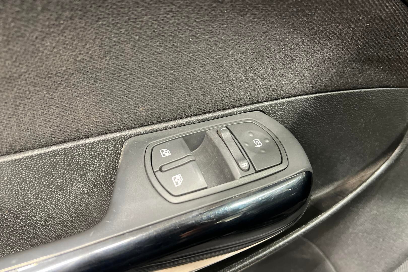 Opel Corsa iso kuva 21