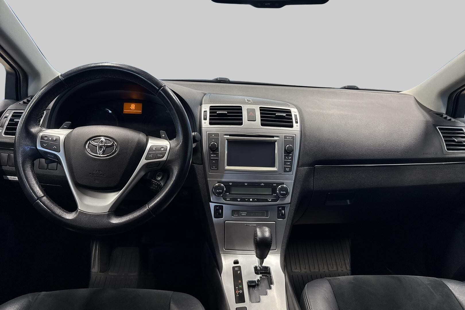 Toyota Avensis iso kuva 11