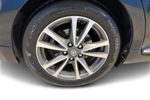 Toyota Avensis esikatselu 13