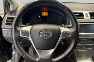 Toyota Avensis esikatselu 18