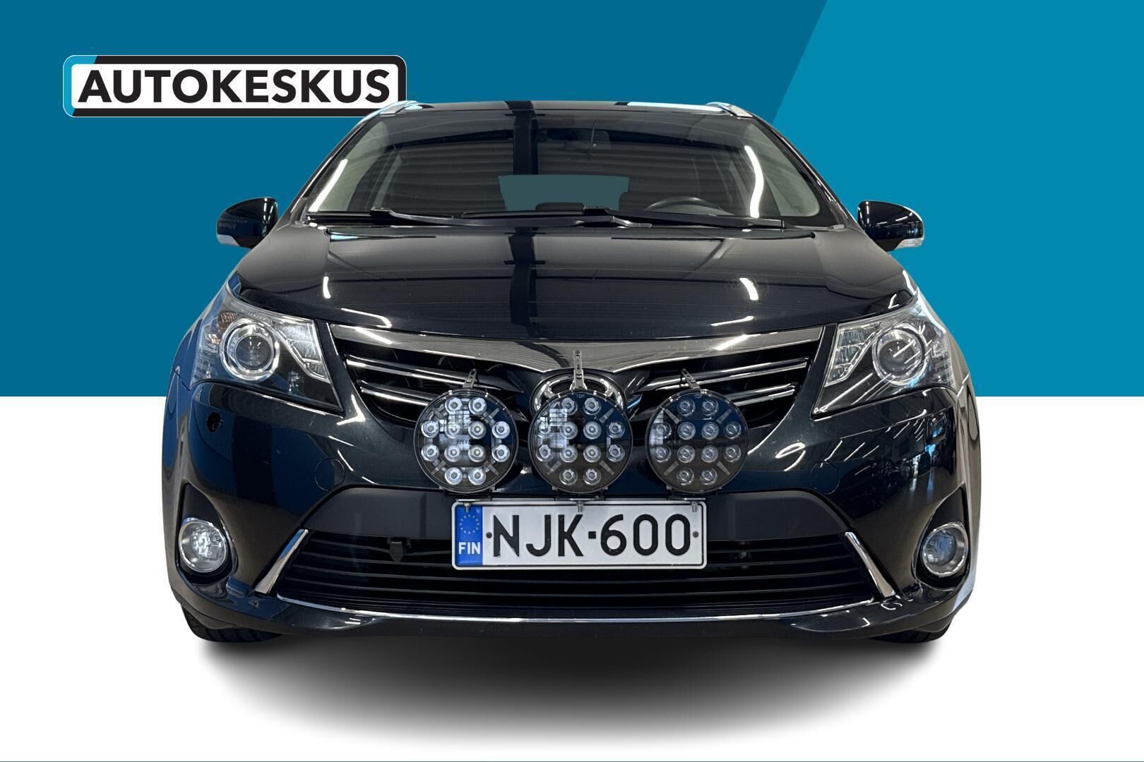 Toyota Avensis iso kuva 2