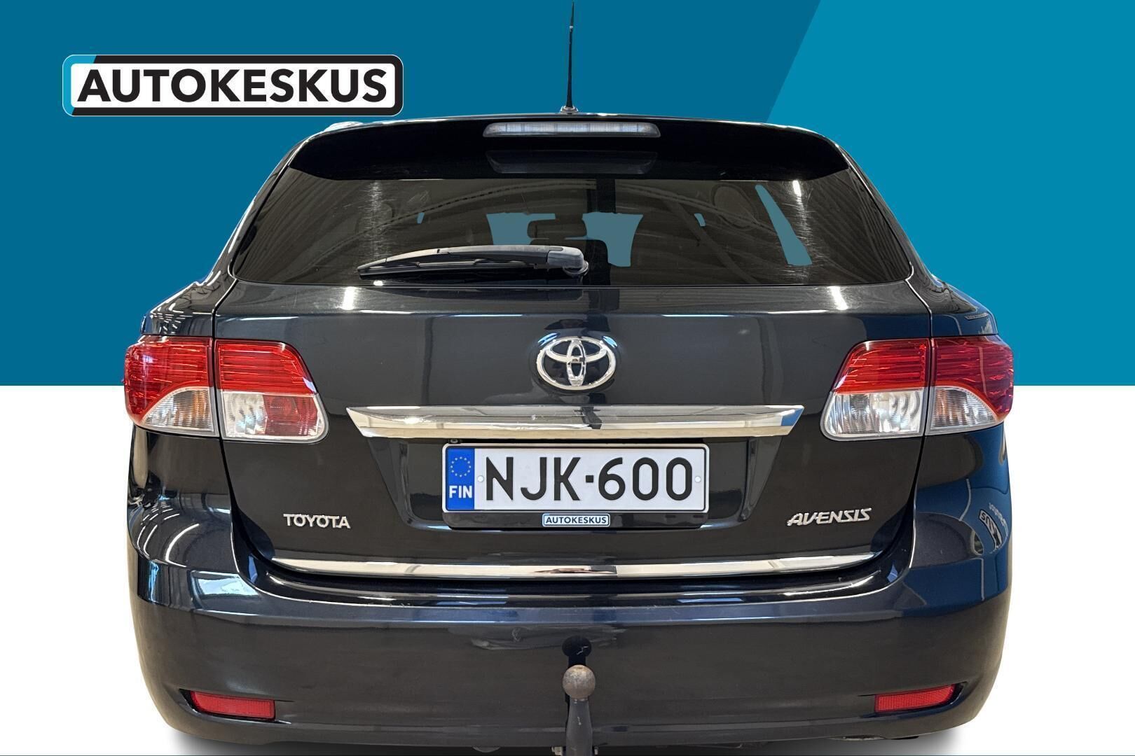 Toyota Avensis iso kuva 6