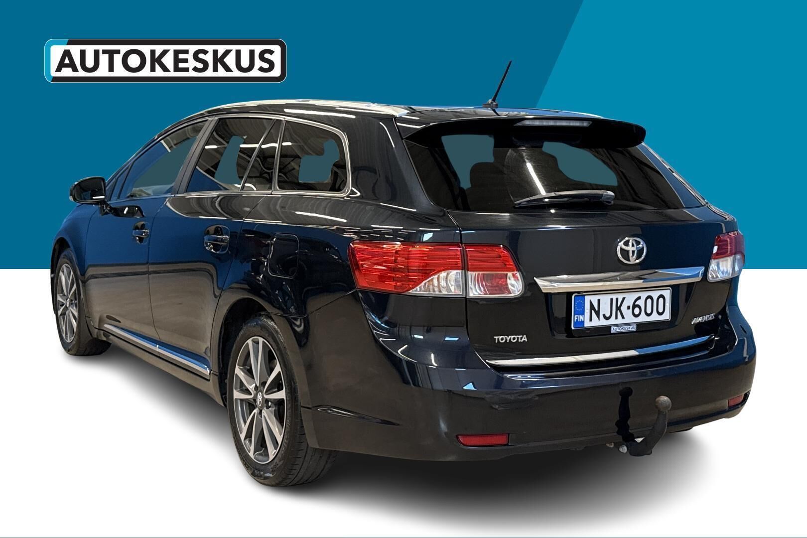 Toyota Avensis iso kuva 7
