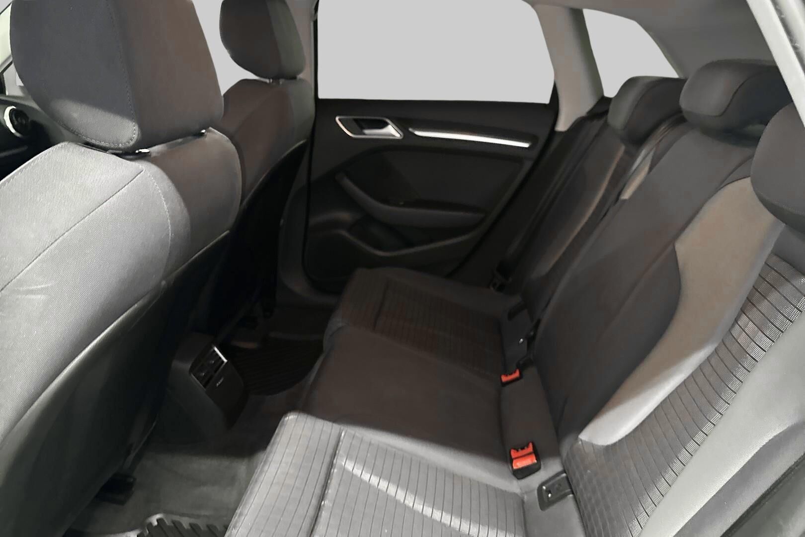 Audi A3 iso kuva 10