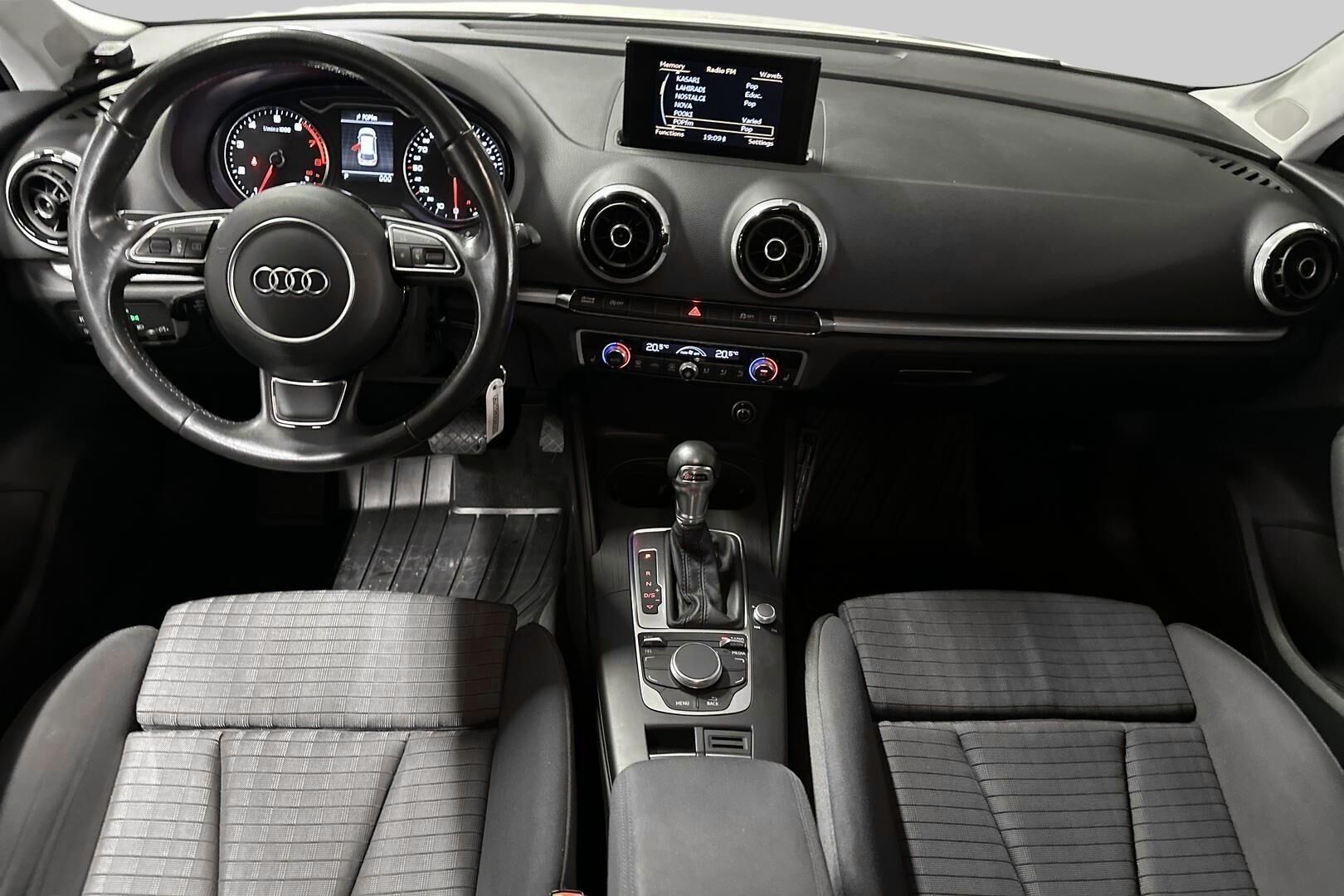 Audi A3 iso kuva 11