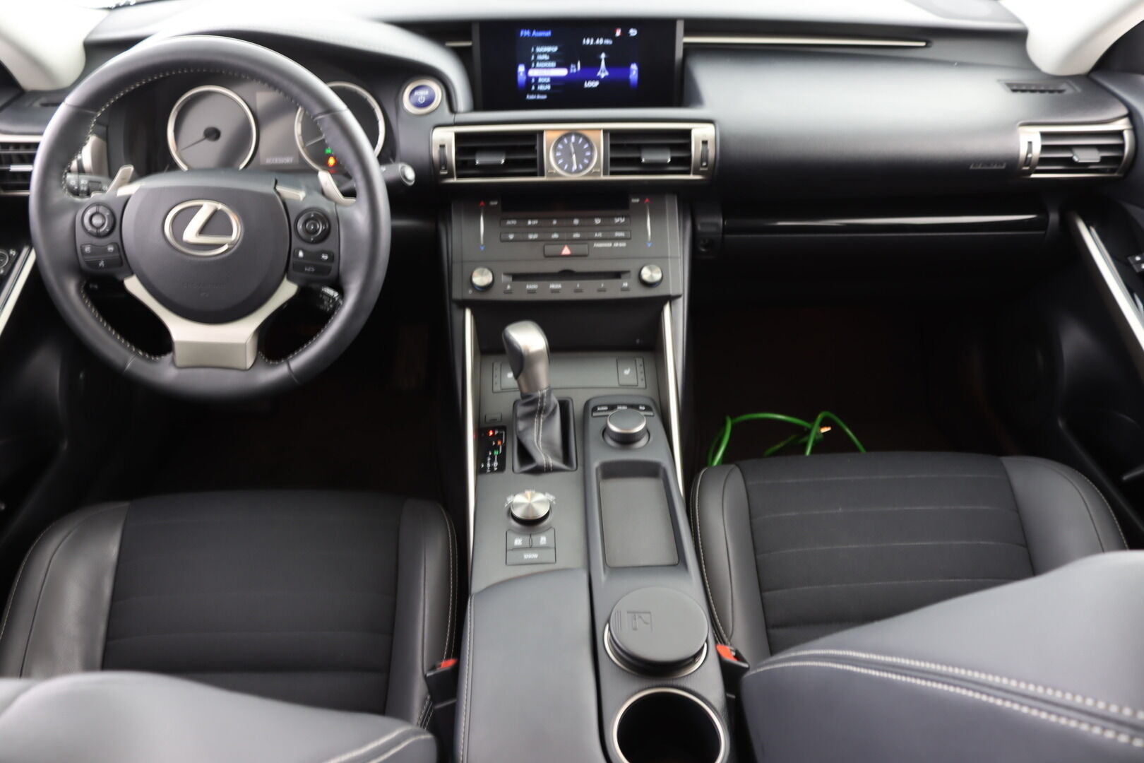 Lexus IS iso kuva 1
