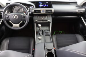 Lexus IS esikatselu 1