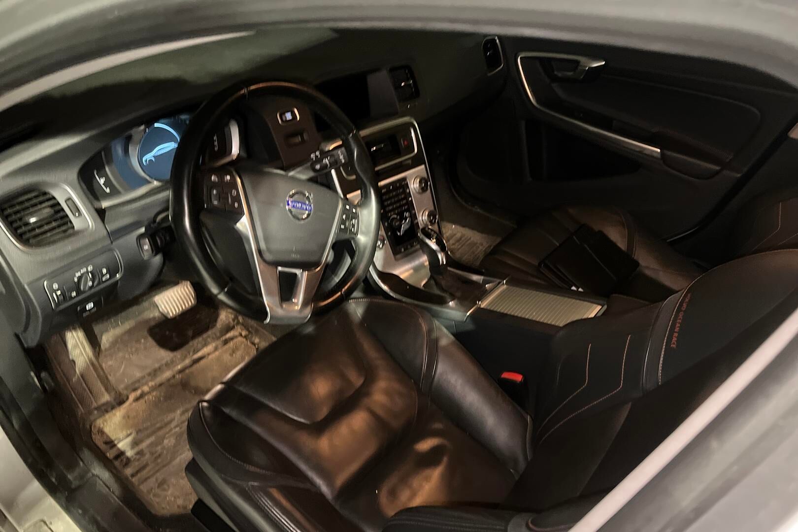 Volvo V60 iso kuva 1