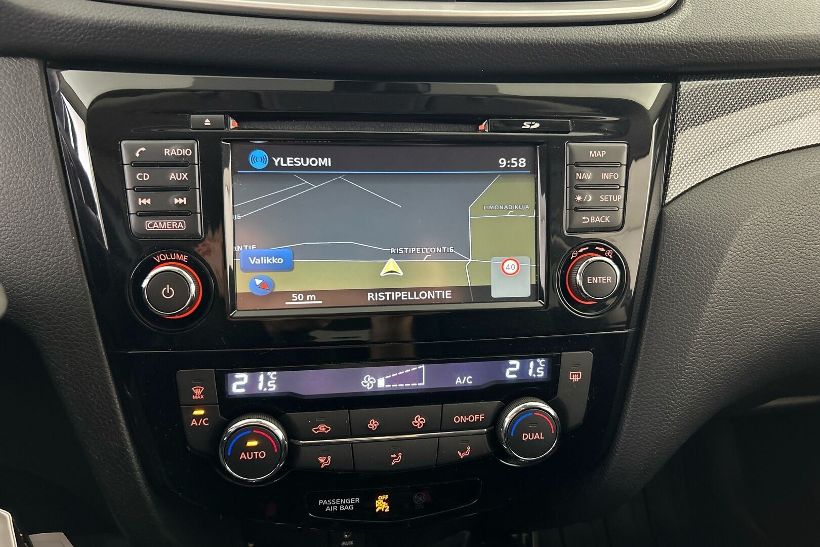 Nissan X-Trail iso kuva 18