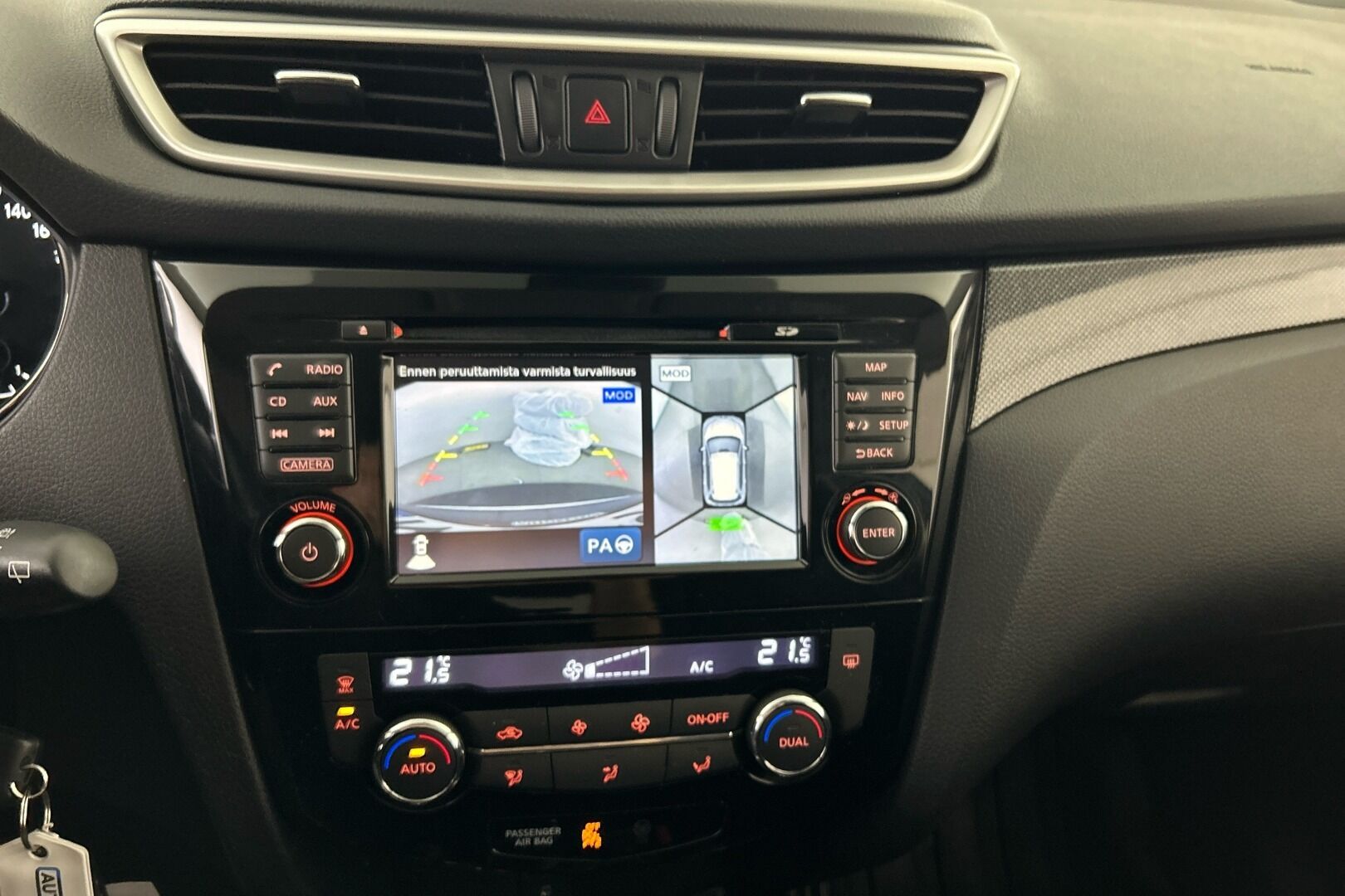 Nissan X-Trail iso kuva 19