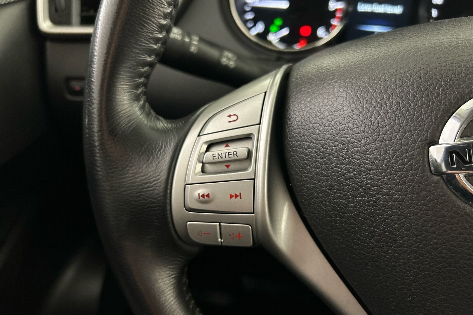 Nissan X-Trail iso kuva 21