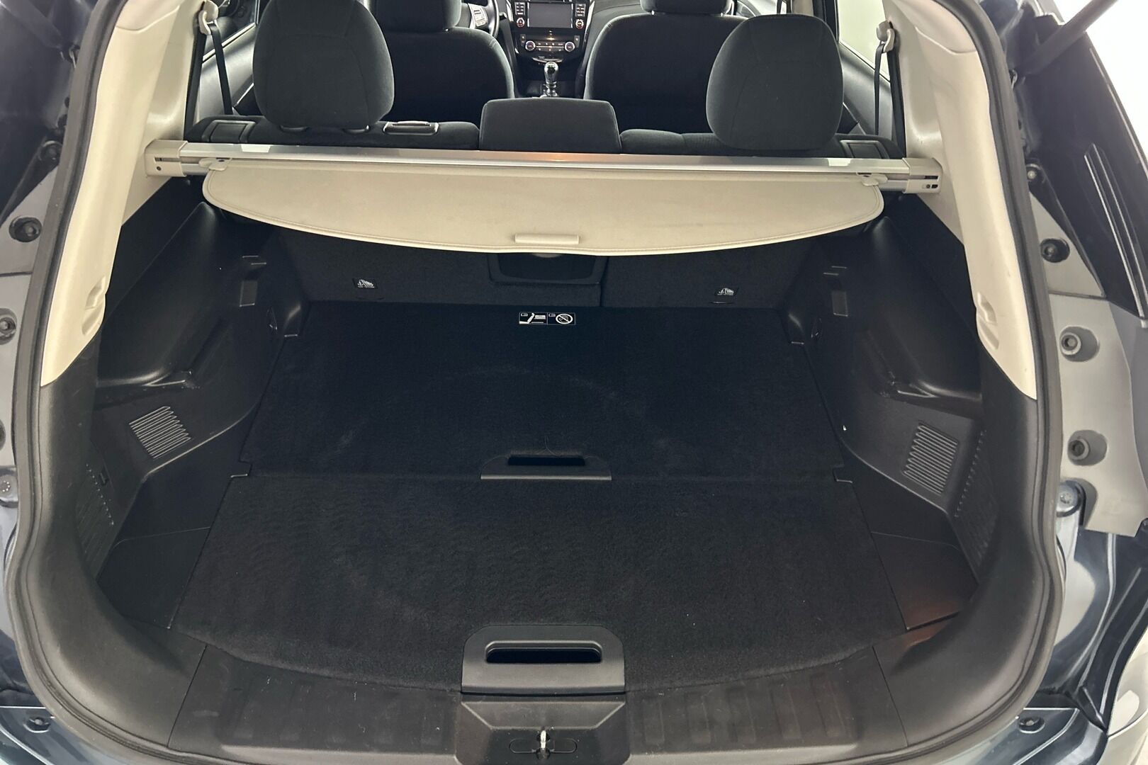 Nissan X-Trail iso kuva 16