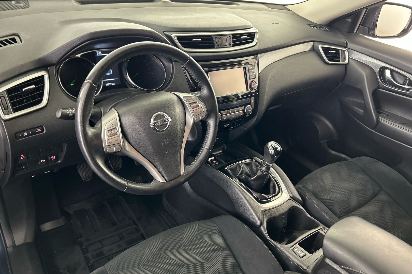 Nissan X-Trail iso kuva 2
