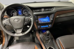 Toyota Avensis esikatselu 10