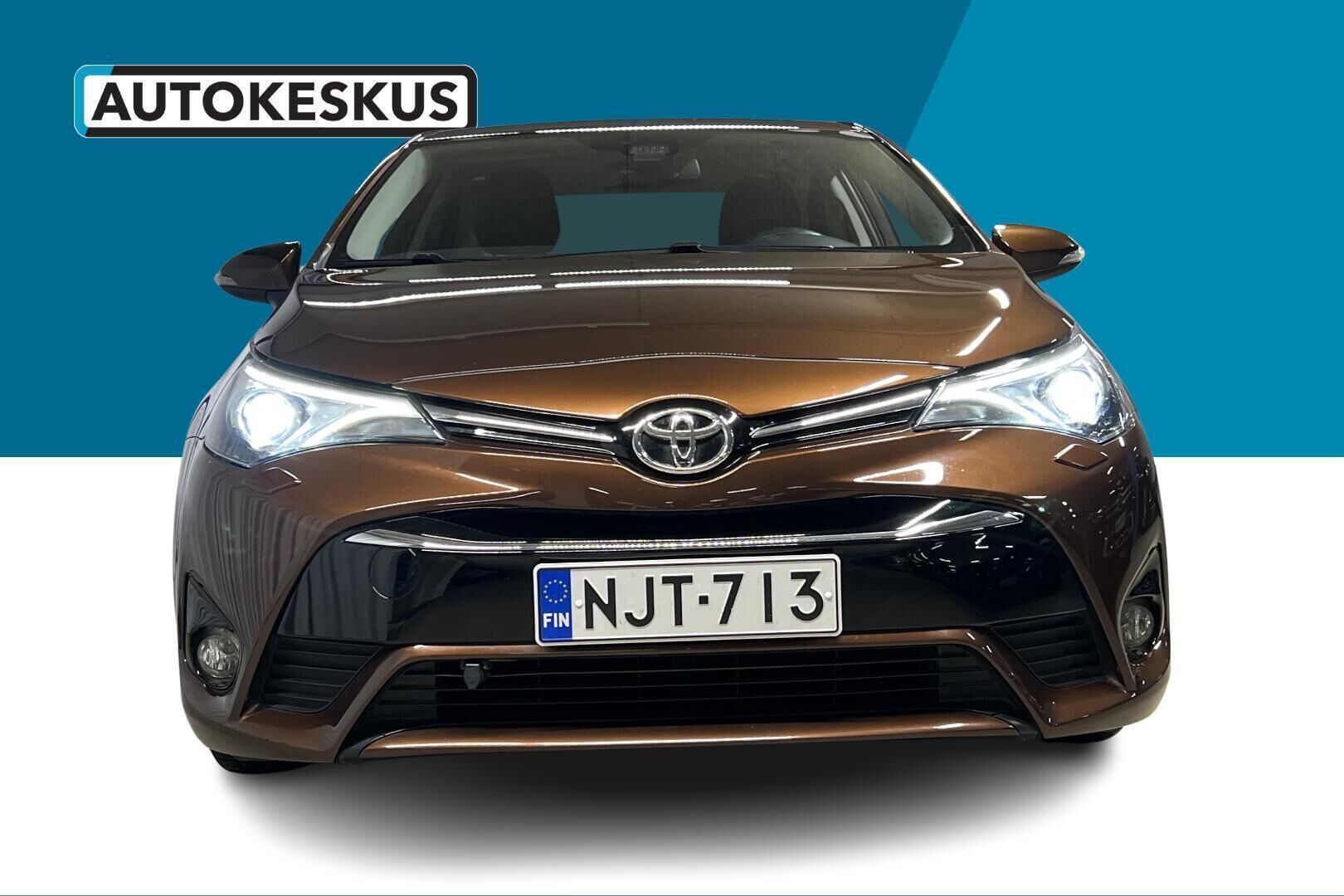 Toyota Avensis iso kuva 2