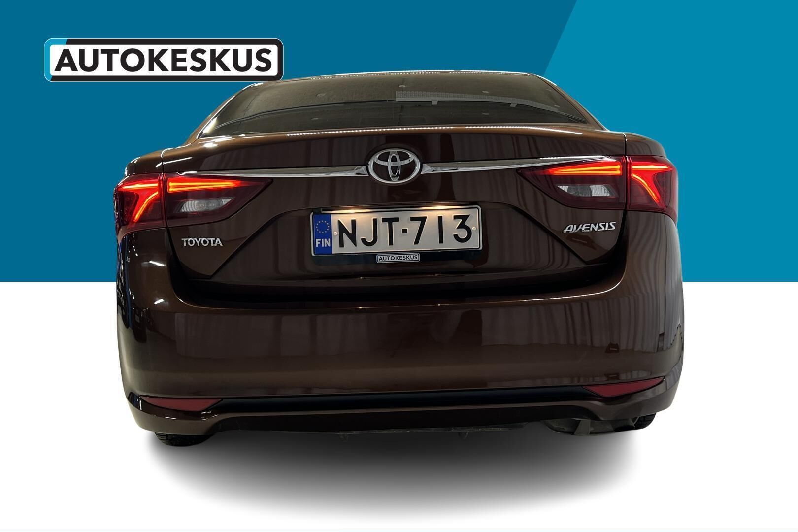 Toyota Avensis iso kuva 6