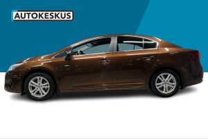 Toyota Avensis esikatselu 17