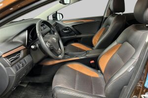 Toyota Avensis esikatselu 8