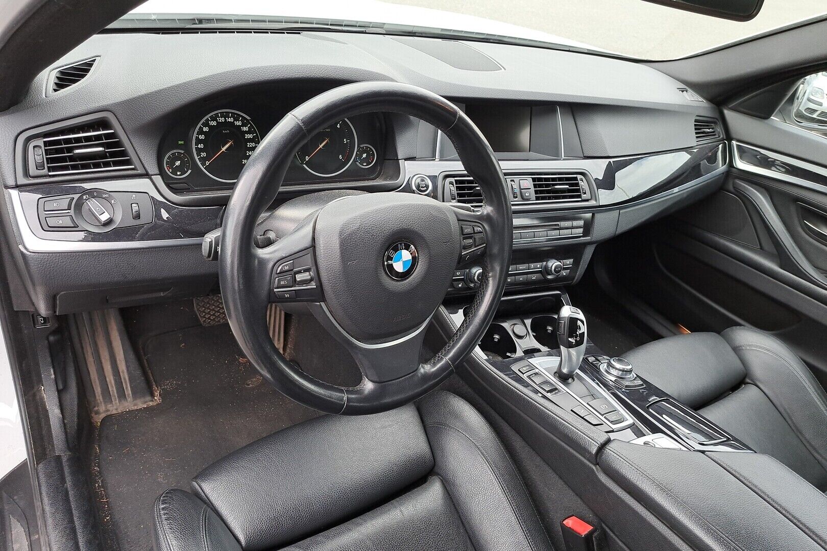 BMW 5-sarja iso kuva 1
