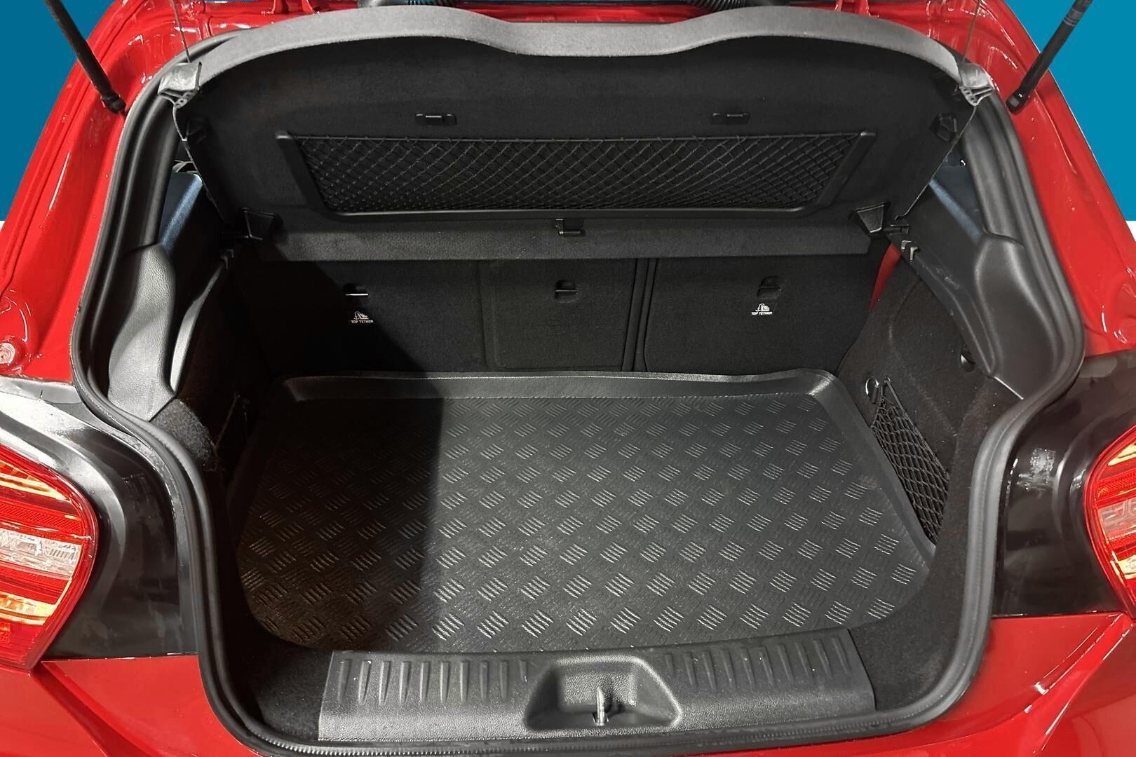 Mercedes-Benz A 45 AMG iso kuva 12