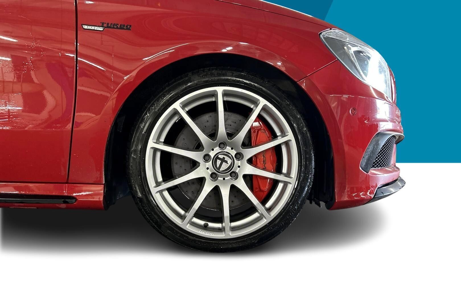 Mercedes-Benz A 45 AMG iso kuva 13