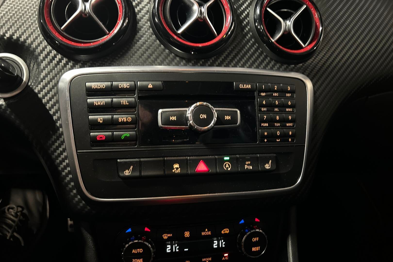 Mercedes-Benz A 45 AMG iso kuva 16