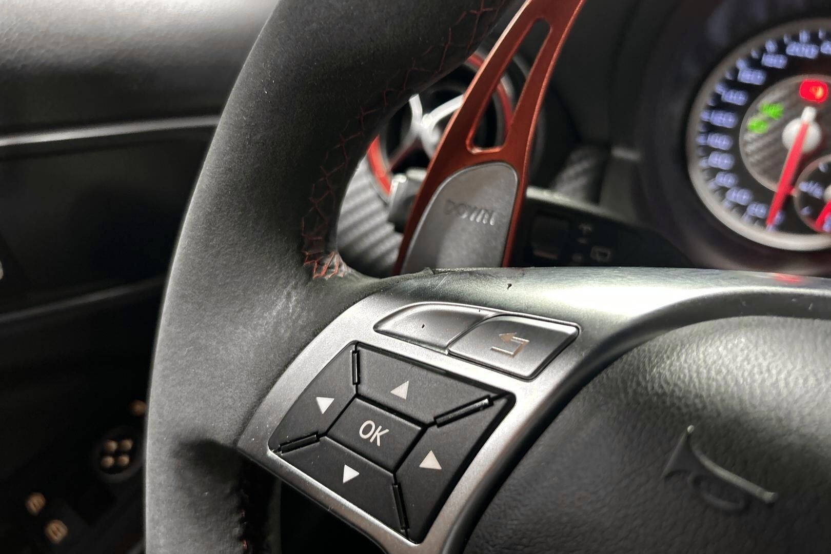 Mercedes-Benz A 45 AMG iso kuva 21
