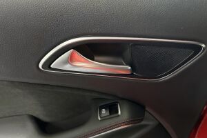 Mercedes-Benz A 45 AMG esikatselu 31