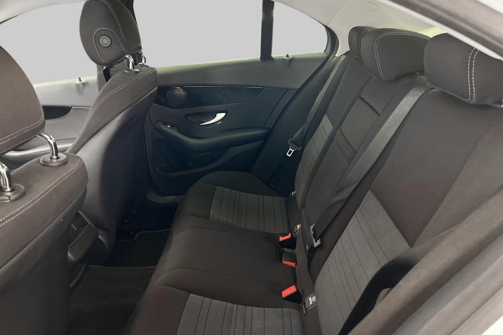 Mercedes-Benz C iso kuva 7