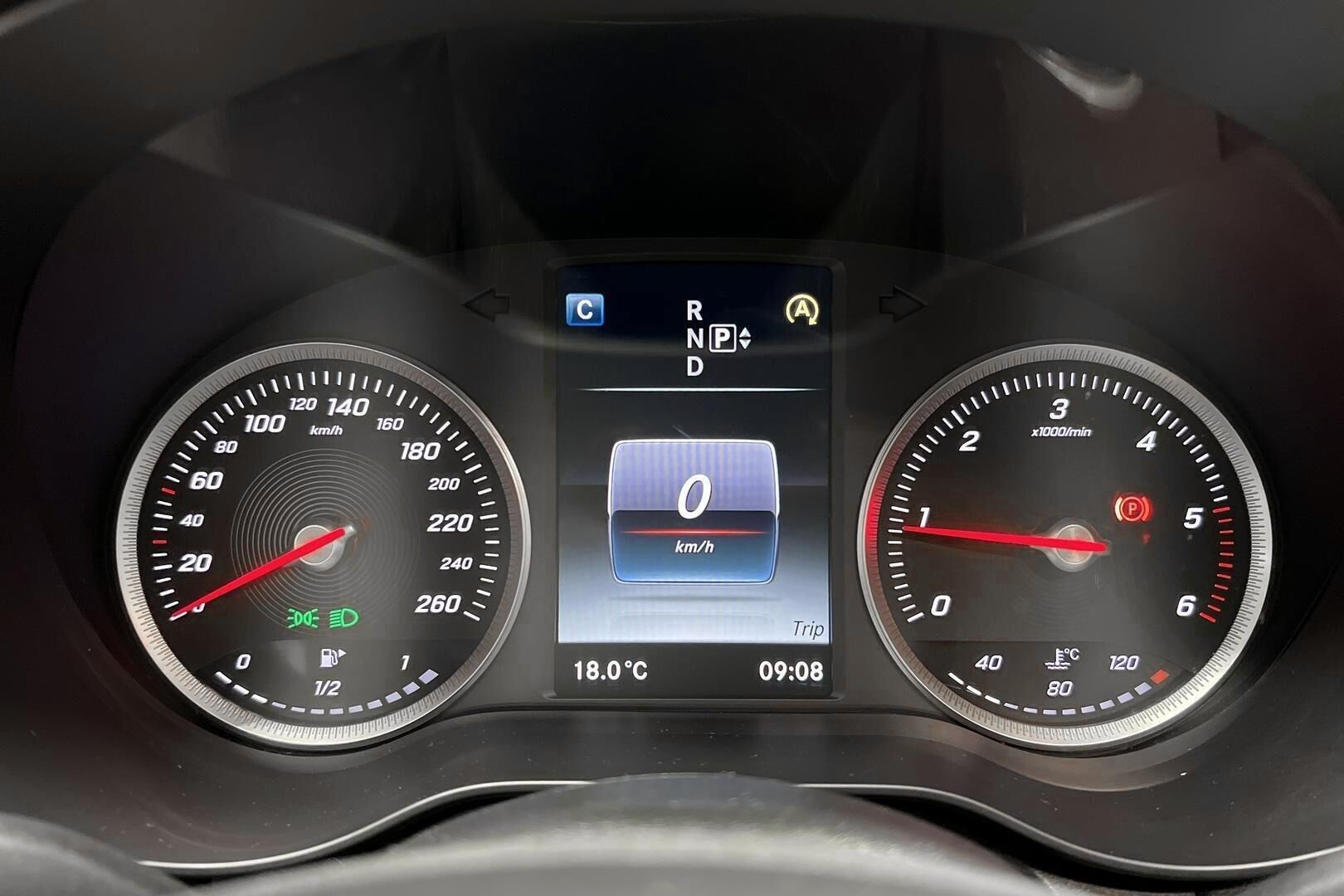 Mercedes-Benz C iso kuva 11