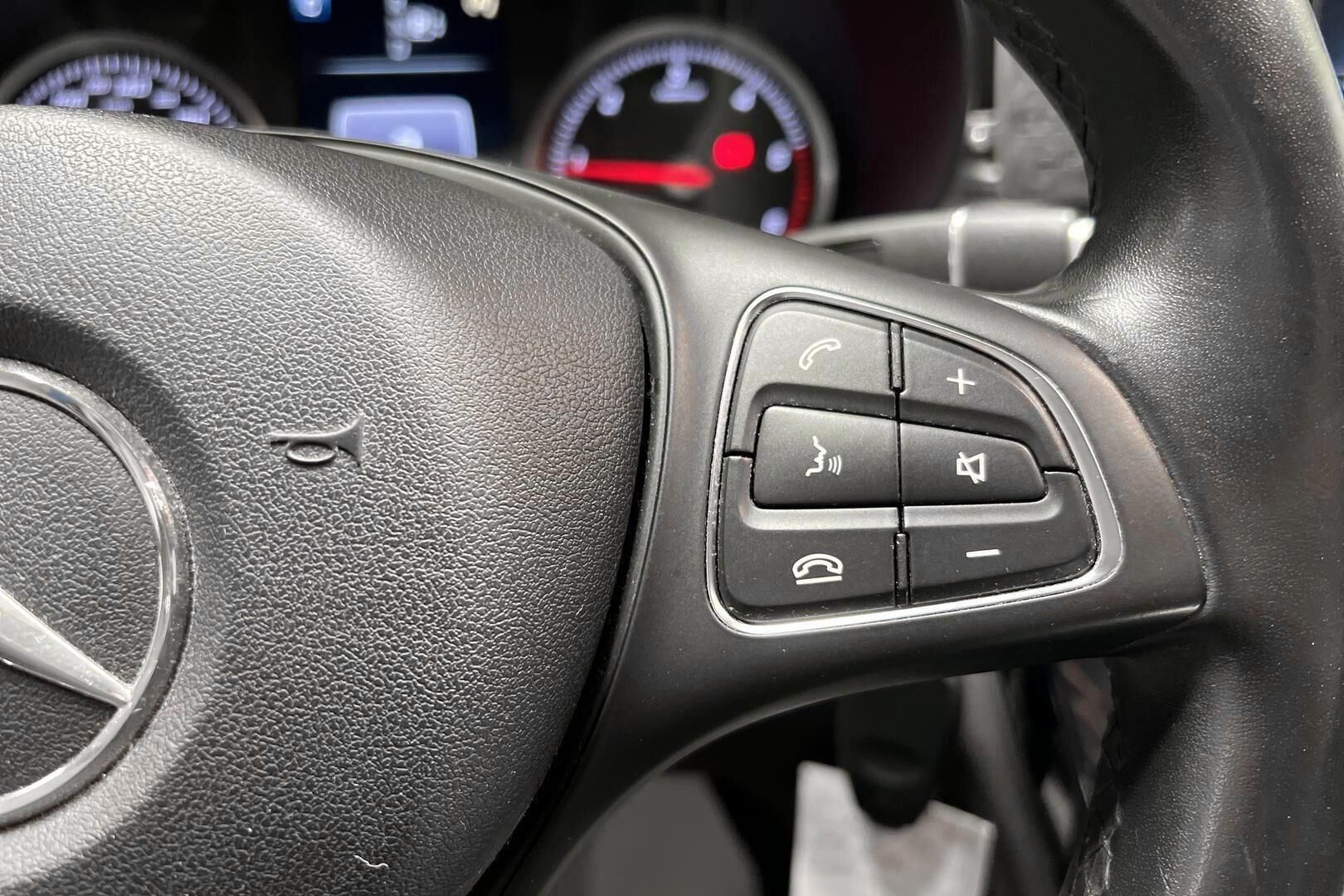 Mercedes-Benz C iso kuva 13