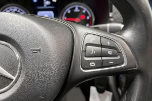 Mercedes-Benz C esikatselu 13