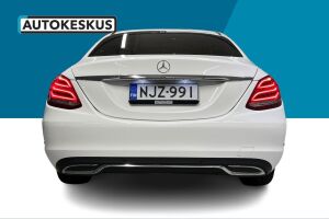 Mercedes-Benz C esikatselu 4