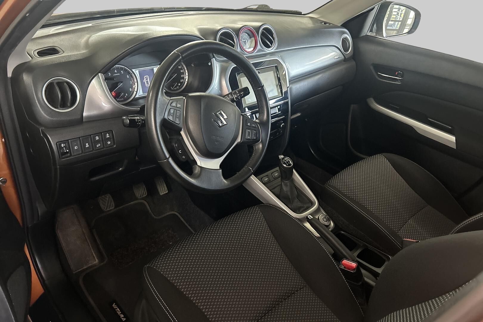 Suzuki Vitara iso kuva 2