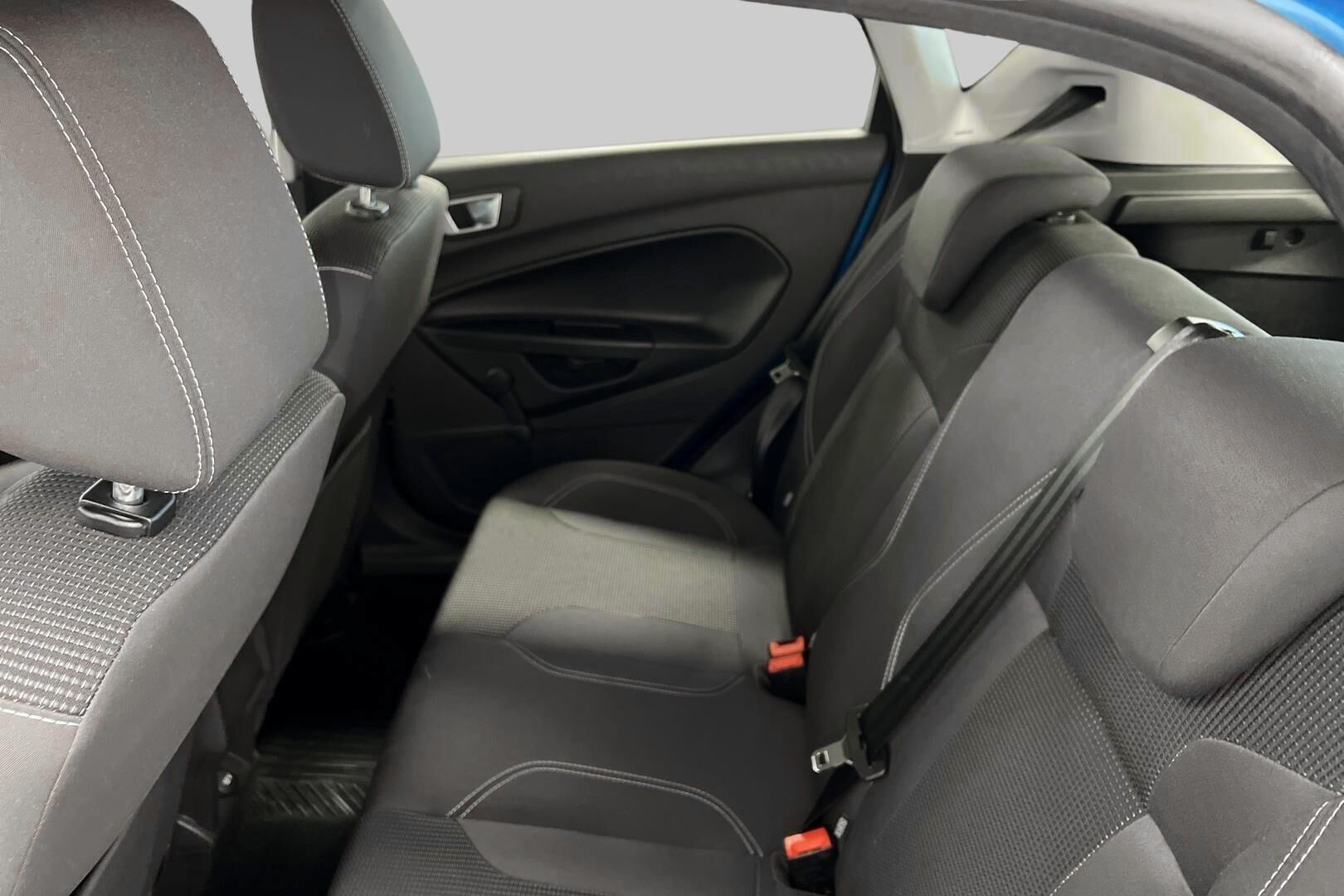 Ford Fiesta iso kuva 22