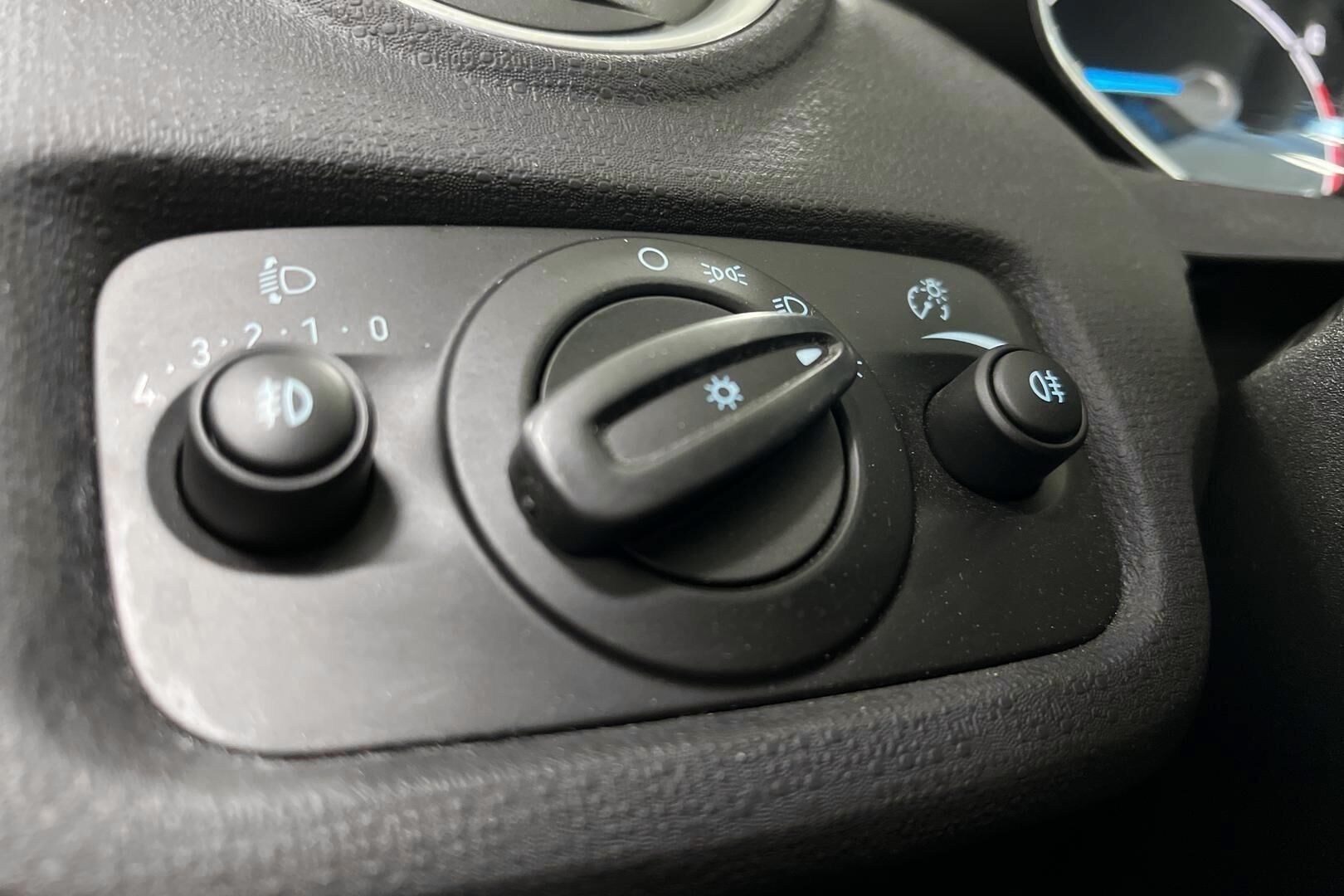 Ford Fiesta iso kuva 17