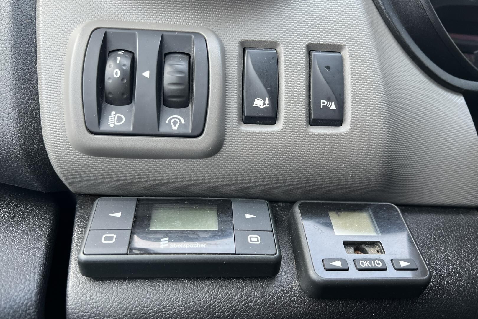 Renault Trafic iso kuva 16