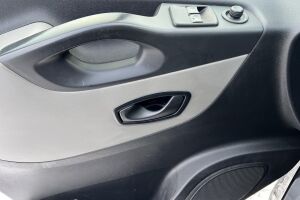 Renault Trafic esikatselu 21