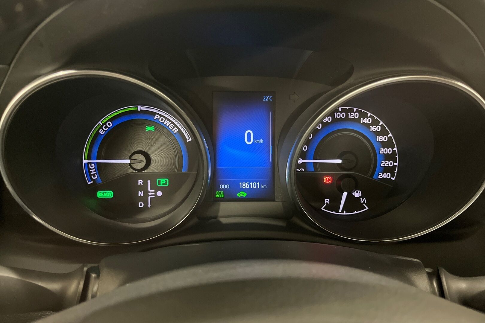 Toyota Auris iso kuva 14