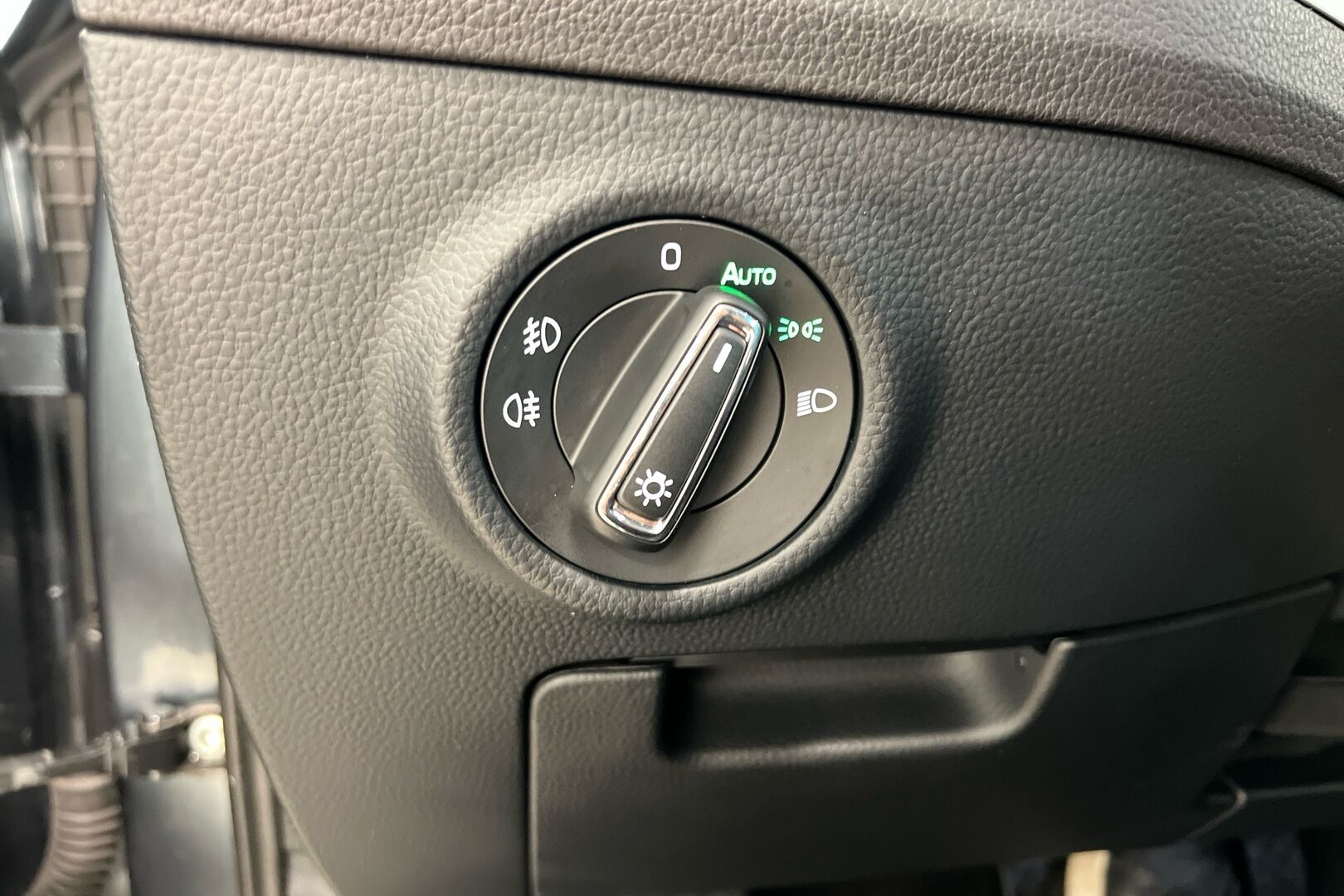 Skoda Superb iso kuva 16