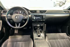 Skoda Superb esikatselu 19