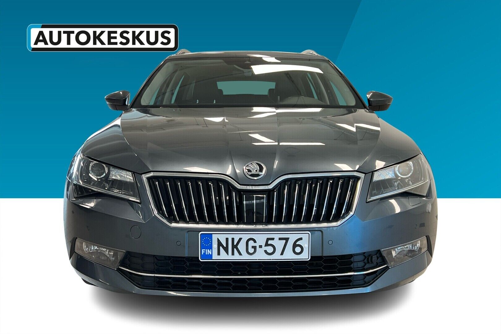 Skoda Superb iso kuva 3