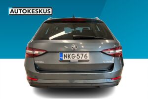 Skoda Superb esikatselu 3