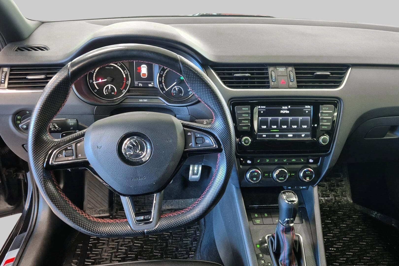 Skoda Octavia iso kuva 8