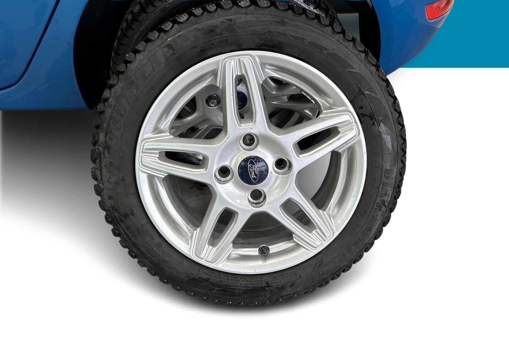 Ford Fiesta iso kuva 13