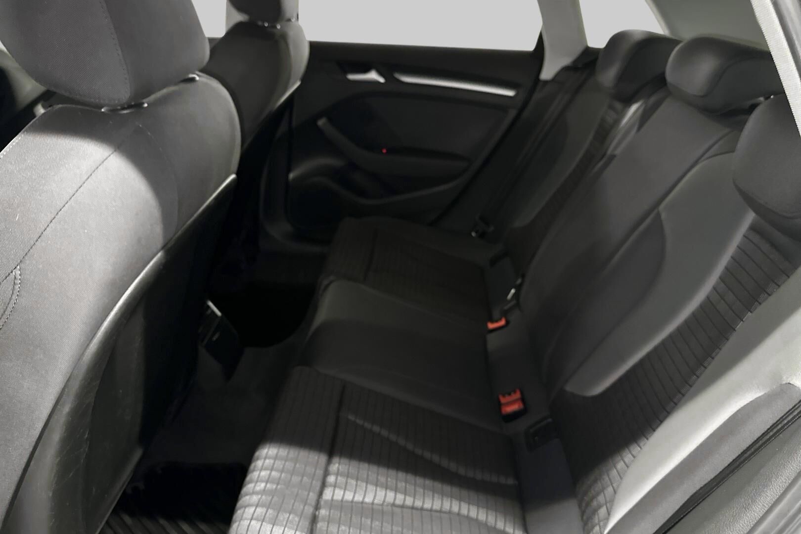 Audi A3 iso kuva 10