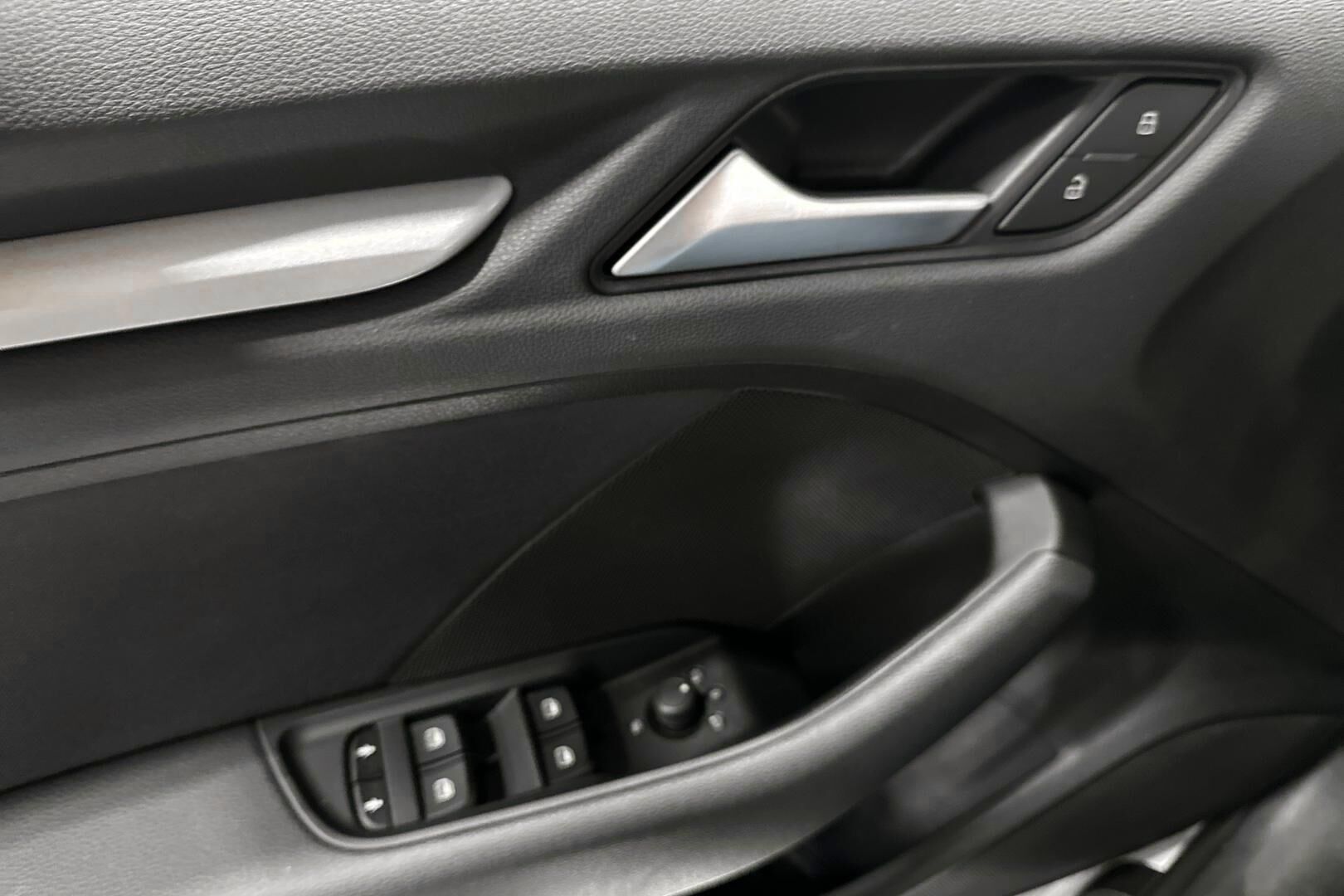 Audi A3 iso kuva 24
