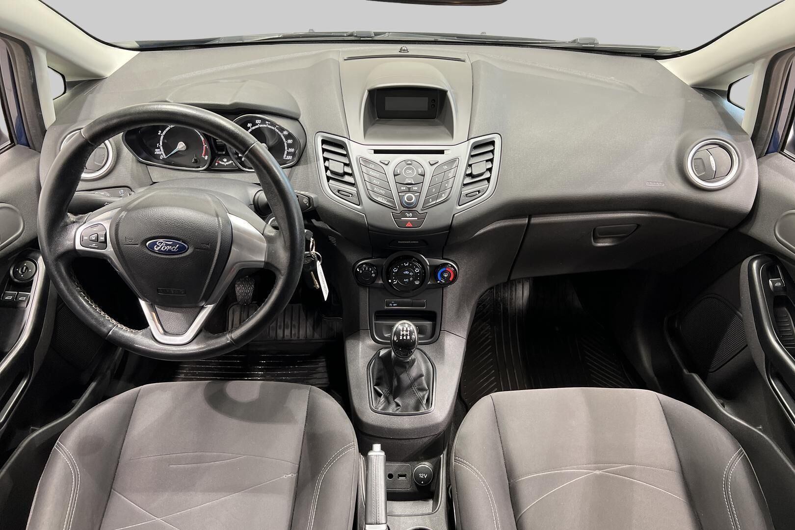 Ford Fiesta iso kuva 11