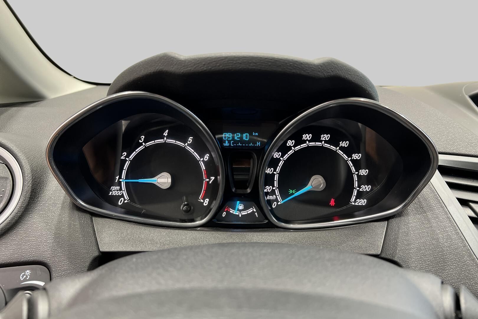 Ford Fiesta iso kuva 14