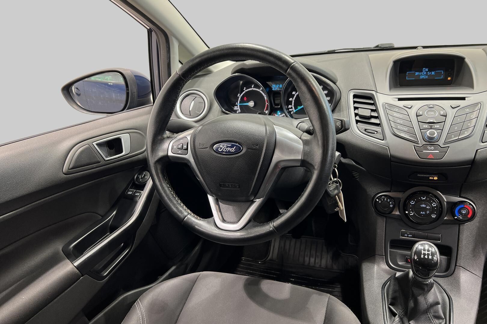 Ford Fiesta iso kuva 20